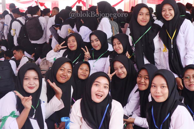 1.677 Mahasiswa Baru Resmi Ikuti PKKMB UNUGIRI 2025