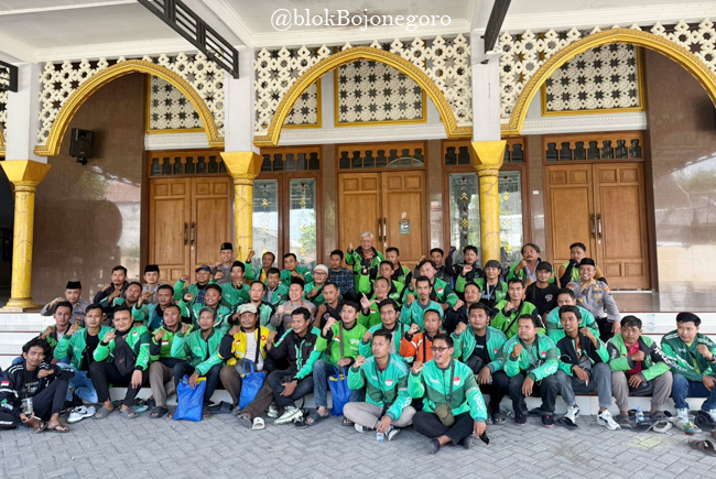 Driver Ojol Bojonegoro bersama Kapolres Afrian