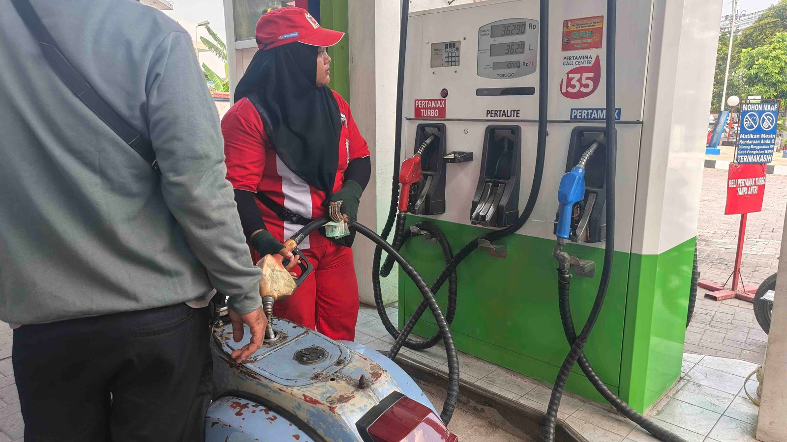 Pertamina Patra Niaga Luruskan Hoaks BBM, SPBU di Bojonegoro Tetap Melayani Normal