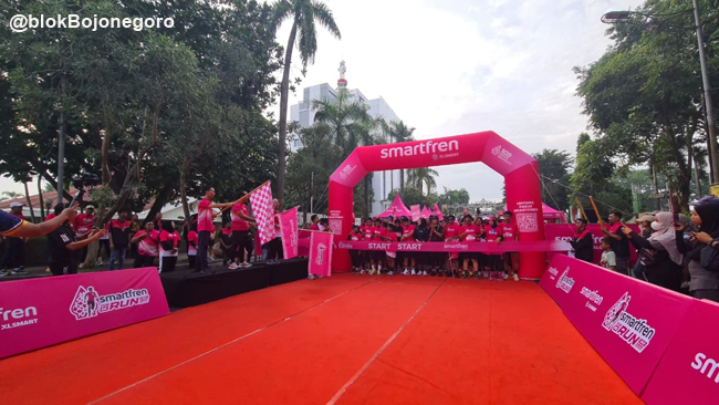 Wabup Bojonegoro Lepas 600 Runner Smartfren FunRun 2025