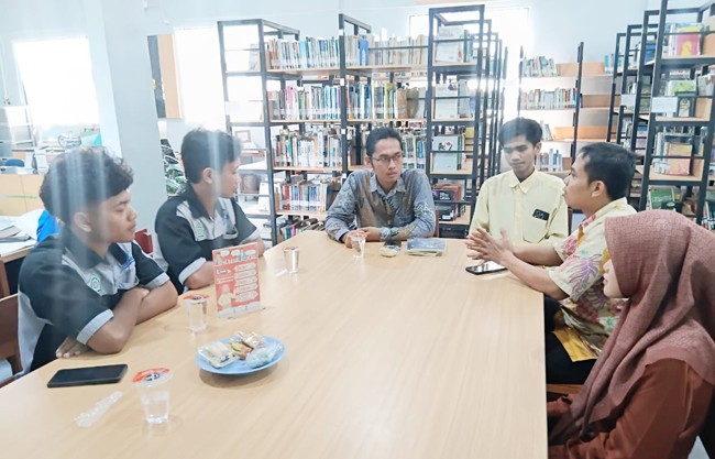 Perpustakaan Unugiri Sambut Studi Literasi dari Penerbit Mitra Karya Tuban