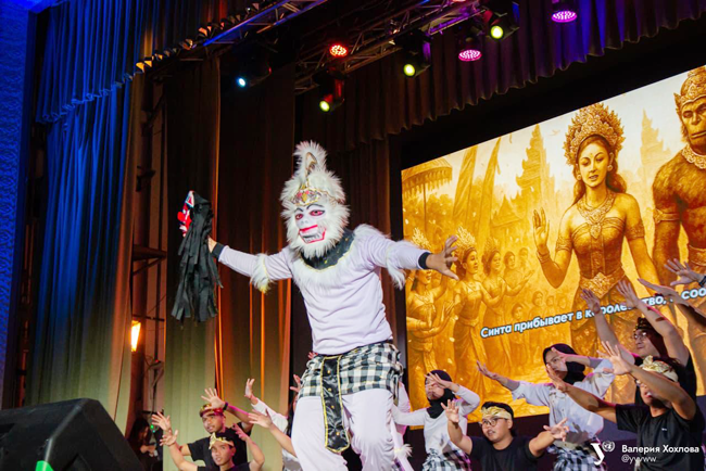 Mahasiswa Indonesia Juara dan Tampilkan Budaya di Festival "Druzhba Narodov" Universitas Federal Ural Rusia