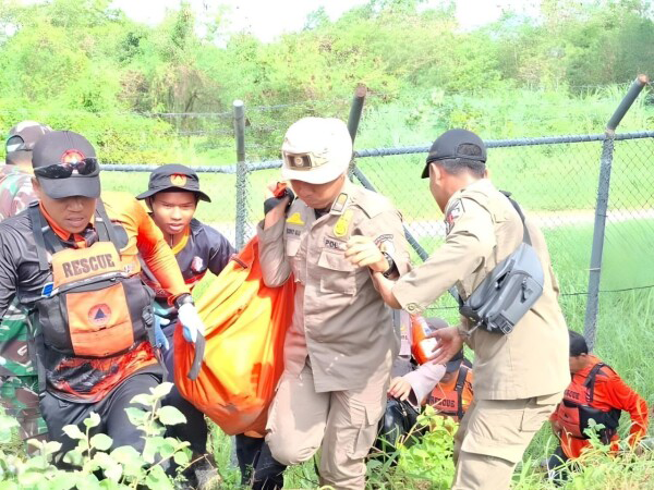 Hari Kedua, BPBD Bojonegoro dan Tim Gabungan Temukan Anak Korban Tenggelam di Embung