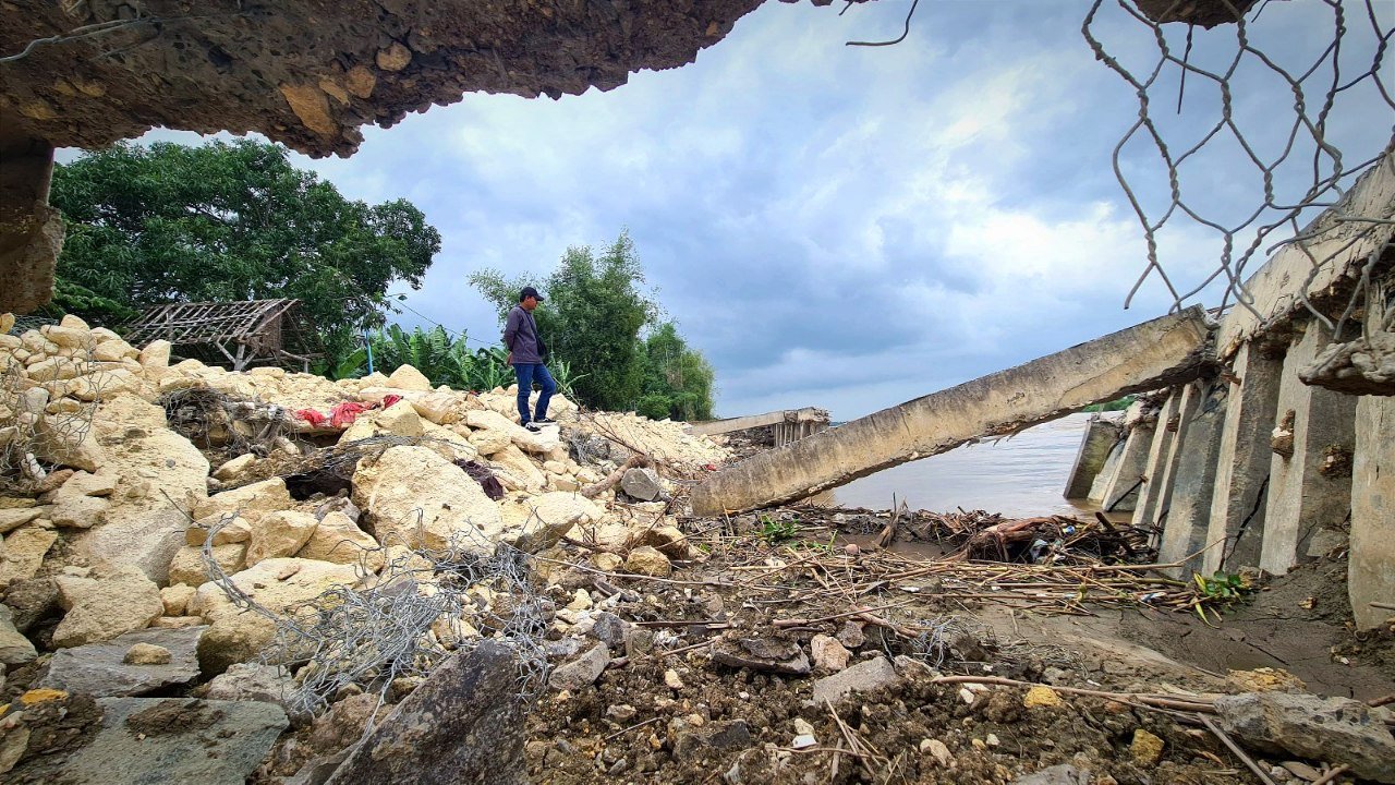 Kembali Ambrol, Kontraktor Diberi Waktu 300 Hari untuk Perbaiki Tebing di Bojonegoro