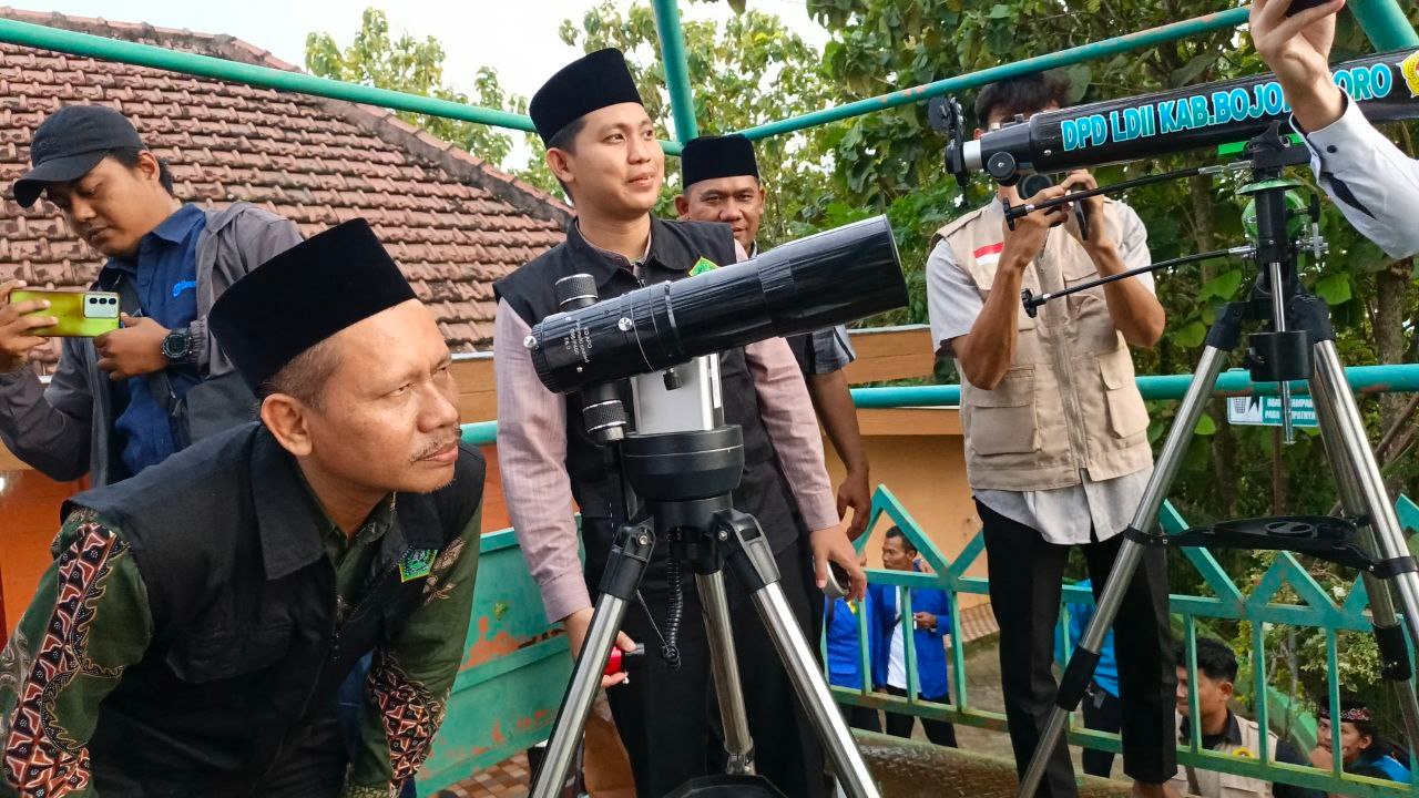 Rukyat Hilal di Kedewan Bojonegoro Tak Nampak, Posisi Bulan Masih di Bawah Ufuk