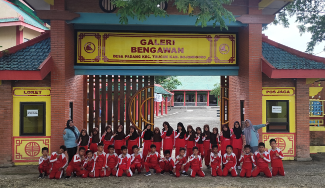 Eksplorasi Sejarah Lokal: Siswa SDN Sumengko 2 Kalitidu Gelar Outing Class di Museum Taman Galery Bengawan