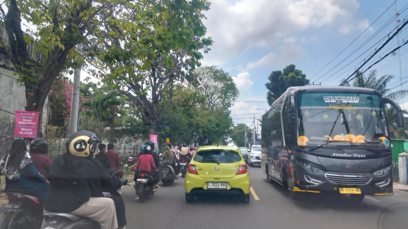 Jalan Padat H+2 Lebaran Idulfitri di Jalan Raya Baureno