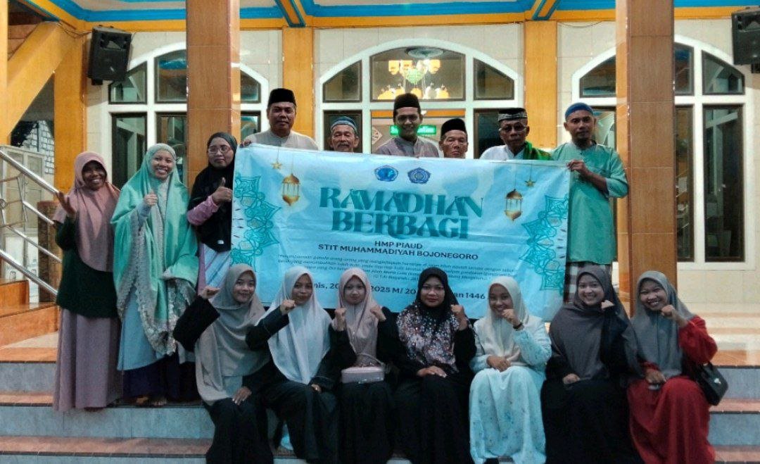 Mahasiswa STIT Mubo Gelar Gerakan Subuh Berjamaah, Warga Semenpinggir Terima Sembako Berkah