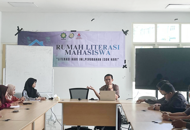 Dorong Budaya Menulis, BEM KM Unugiri Gelar Workshop Penulisan untuk Media Massa
