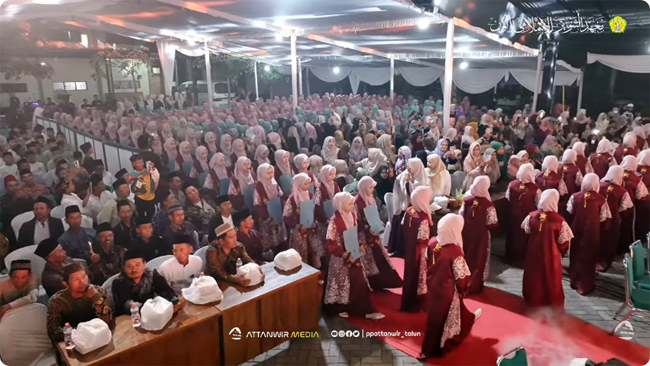 Ratusan Santri Ponpes Attanwir Talun Ikuti Wisuda di Haflatul Wada' Tahun 2026