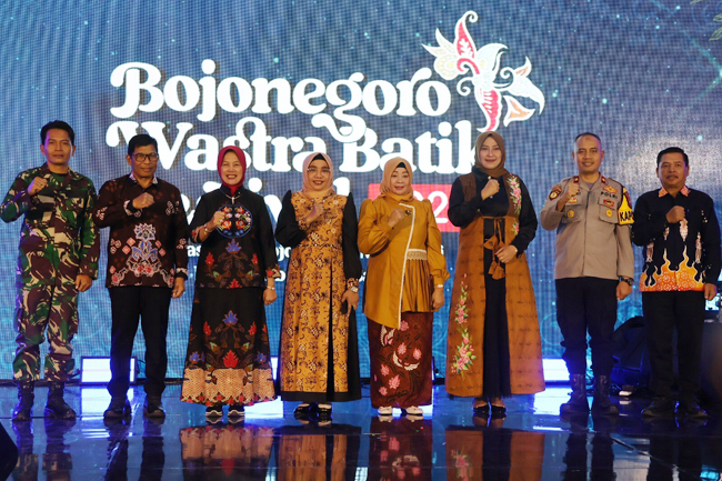 Raup Omzet Rp 1 Miliar Lebih, Bojonegoro Wastra Batik Festival 2026 Resmi Berakhir
