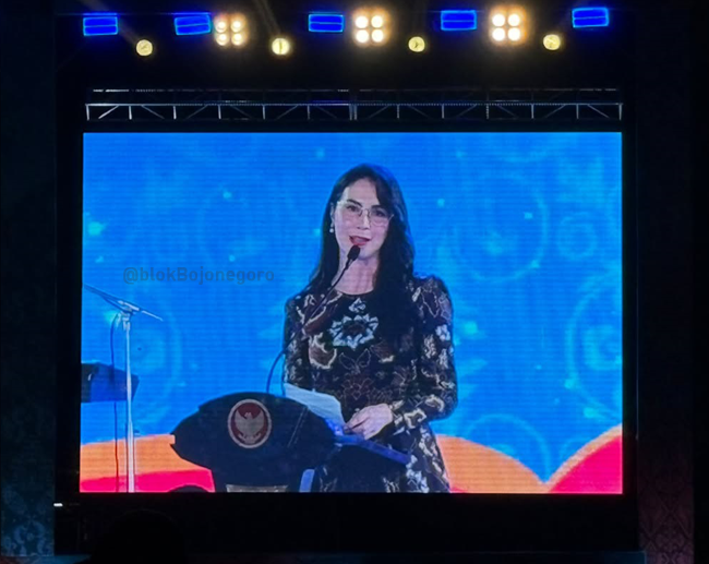 Arumi Bachsin Buka Bojonegoro Wastra Batik Festival 2026