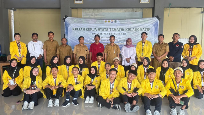 Mengabdi di Sumberbendo, Mahasiswa KKN-TK Unigoro Dorong Nilai Ekonomi Limbah Bongkol Jagung