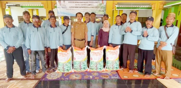 Optimis Produksi akan Meningkat, Petani Tembakau Bojonegoro Gembira Bantuan Pupuk