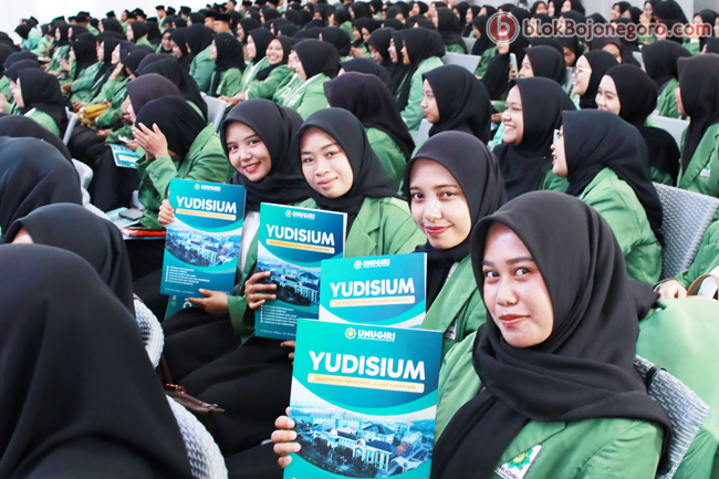 391 Mahasiswa Tarbiyah UNUGIRI Diyudisium, Dekan: Jadikan Ilmu sebagai Karakter