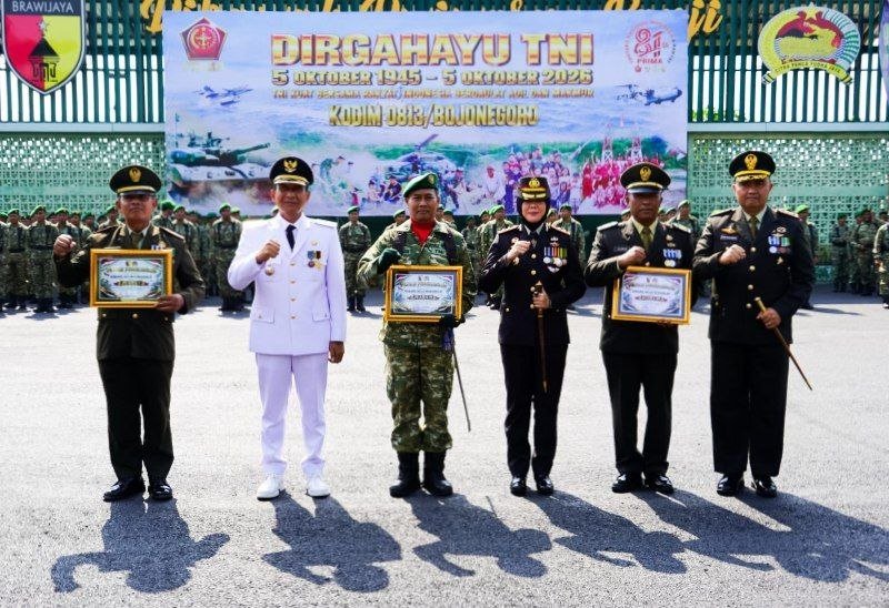 HUT ke-81 TNI, Kodim Bojonegoro Beri Penghargaan Koramil...