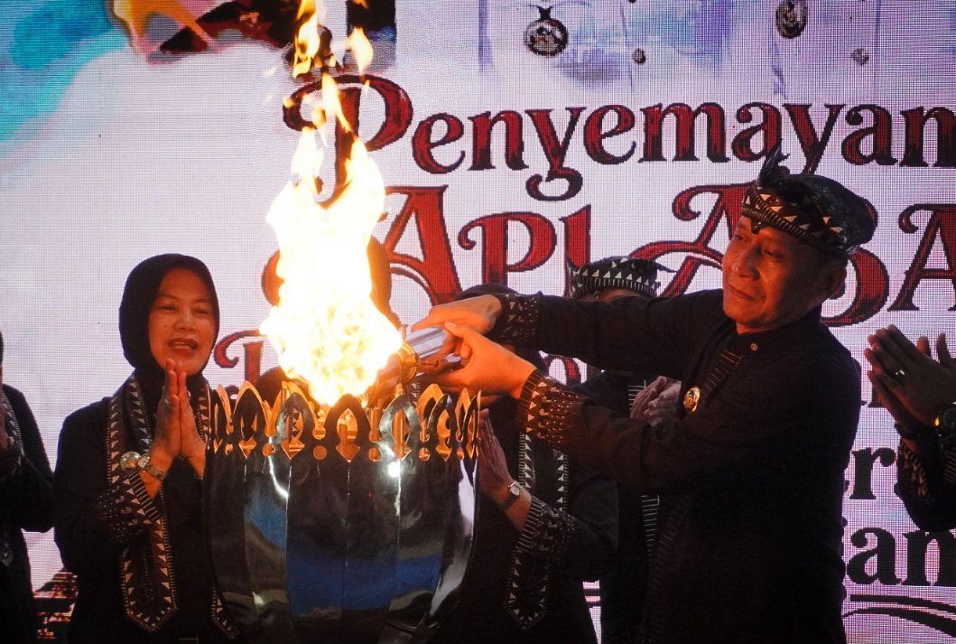 Dari Kayangan Api ke Pendopo Malowopati, Api Abadi...