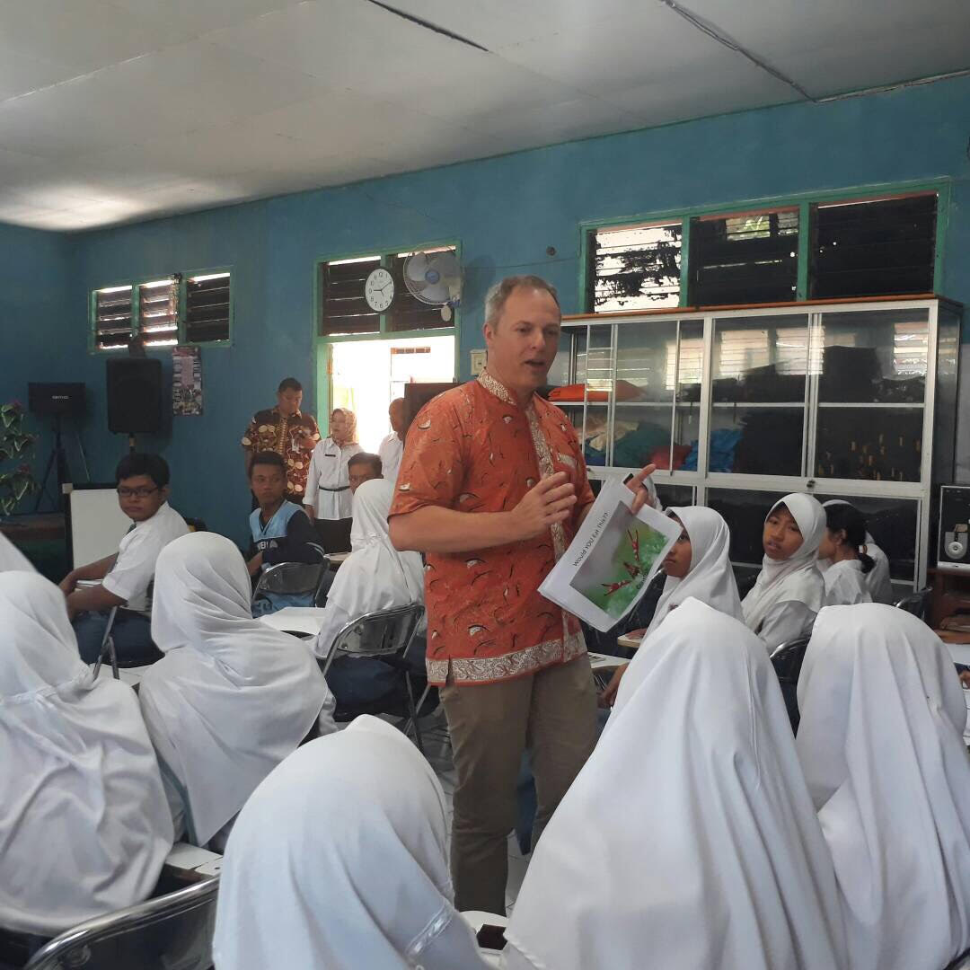 Kedatangan Guru Bule, Siswa SMAN Kalitidu Antusias