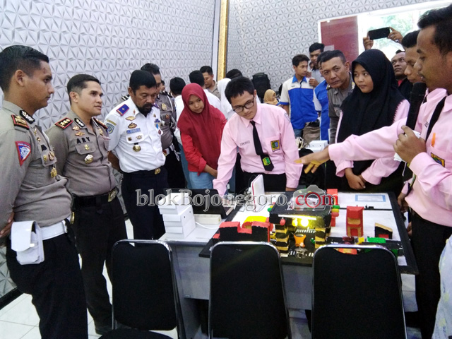 Tekan Laka, Pelajar Bojonegoro Ikuti Lomba Traffic Technologi