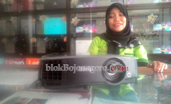 Penjualan LCD Proyektor Tinggi, Didominasi Dari Sekolah