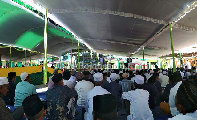 Gus Ipul Hadiri Haul KH. Moh. Sholeh Ke-25