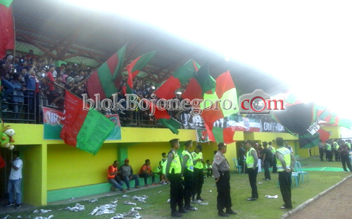 Jomber Mania Sambut Suporter Persibo