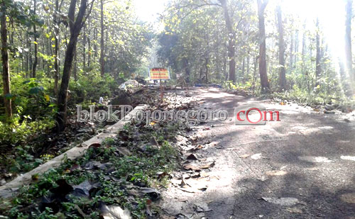 Hati-hati, Jalan PUK Dander-Bubulan Ada Perbaikan