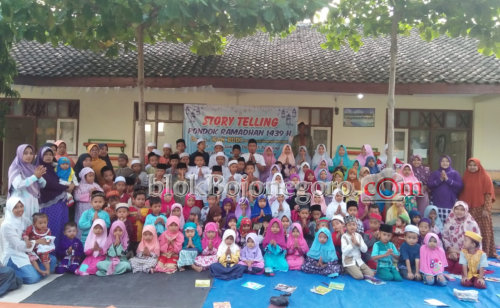 Story Telling Ramaikan Pondok Ramadan di MI Sarangan