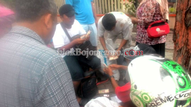 Stok di Bank Habis, Jasa Penukaran Uang Raup Untung