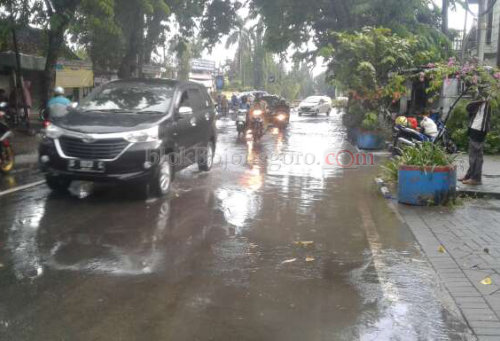 Hujan Lebat, Sebagian Jalan Protokol di Bojonegoro Tergenang