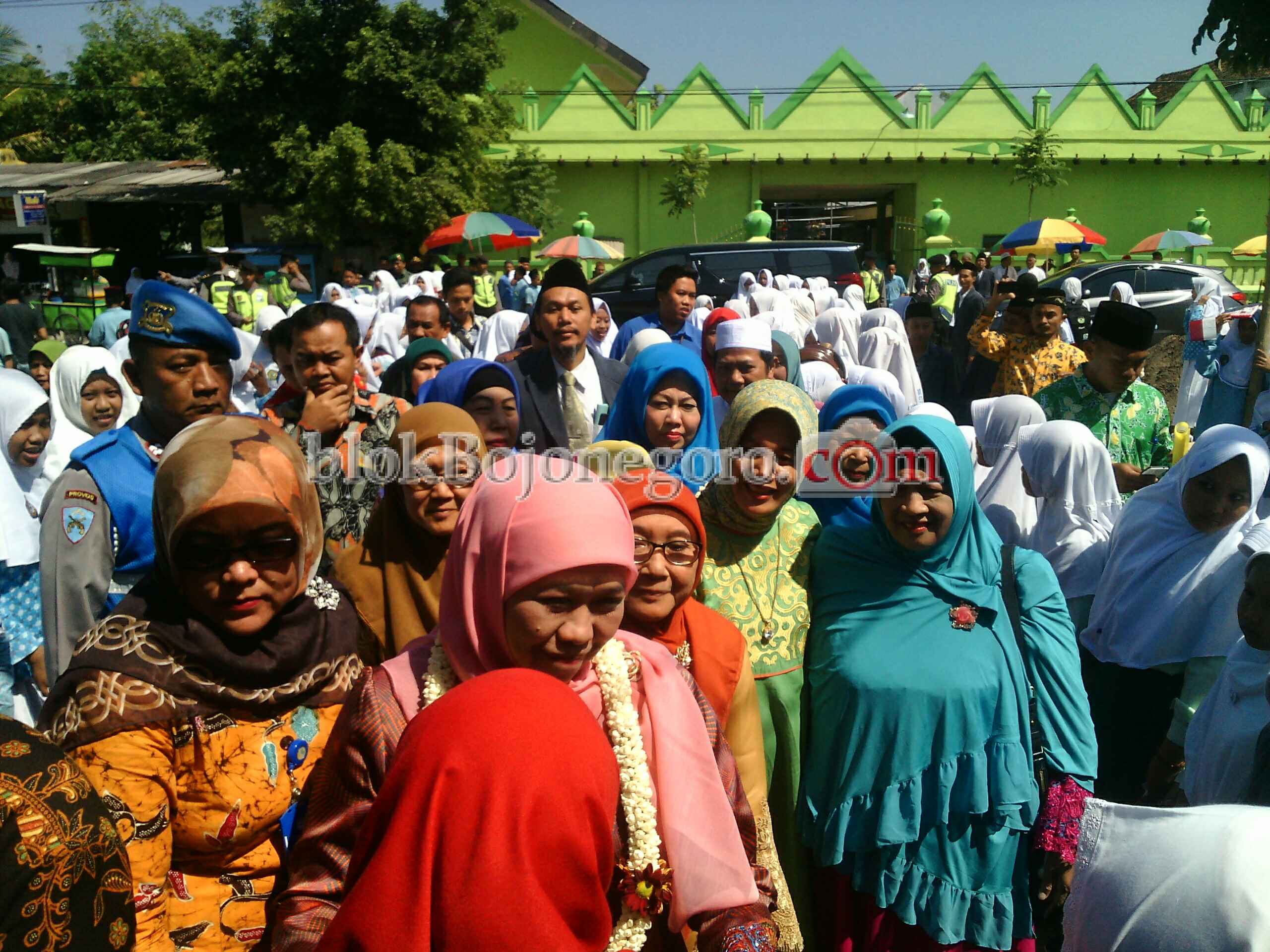 Mensos Resmikan Masjid Al Ichsan di Ngunut