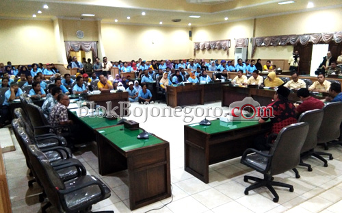 Hasil Kesepakatan, Buruh Harus Pilih Dua Opsi