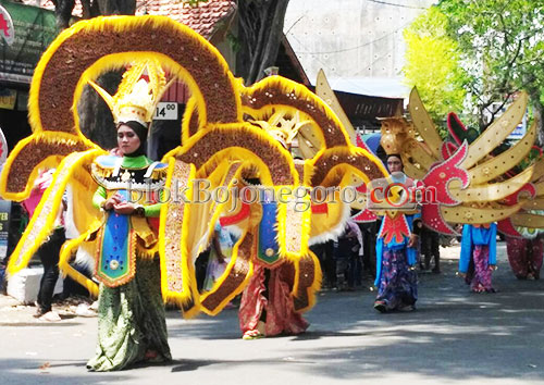 Inilah Pemenang Pawai Budaya 2017 SD dan SMP