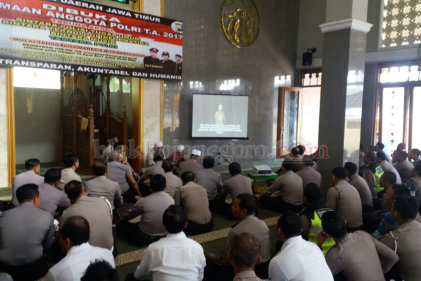 Sosialisasikan Penerimaan Polri, Kapolres Berbagi Motivasi