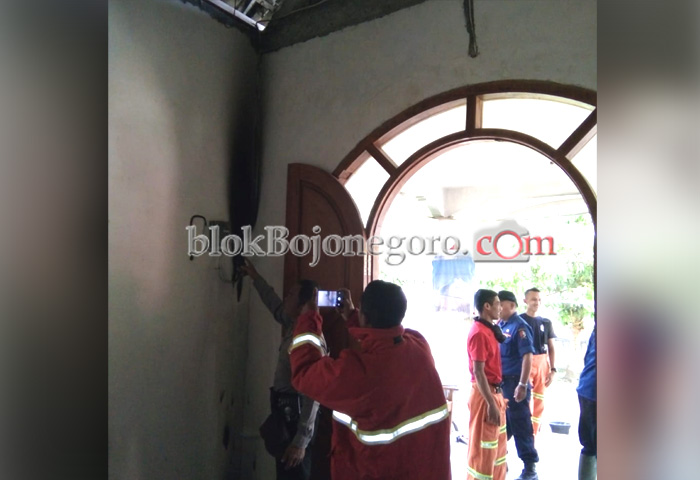 Akibat Korsleting Listrik, Rumah Warga Kunci Nyaris Hangus