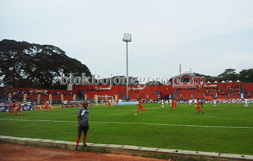 Babak Kedua, Persibo Andalkan Serangan Balik