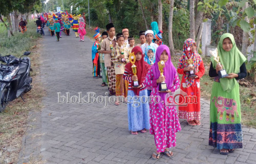 Sambut Ramadan, MI Islamiyah Sarangan Gelar Pawai