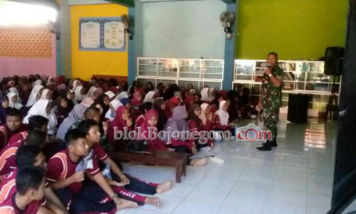 Kodim 0813 Beri Wawasan Kebangsaan di SMAN 4 Bojonegoro