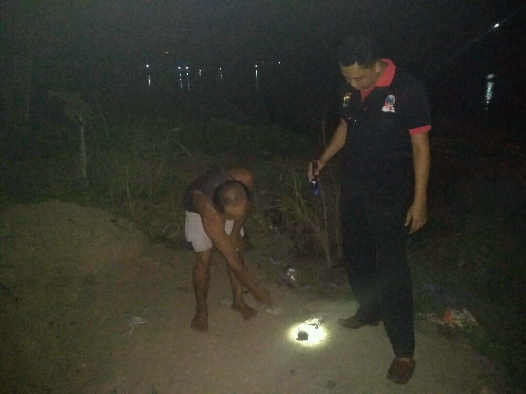 Warga Trucuk Digegerkan Penemuan Granat di Bengawan Solo