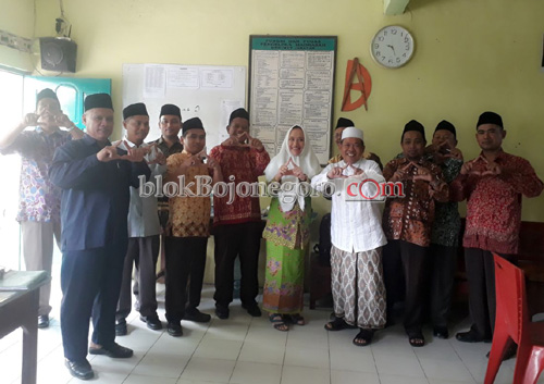 Keluarga Ponpes Attanwir Dukung Anna-Wawan
