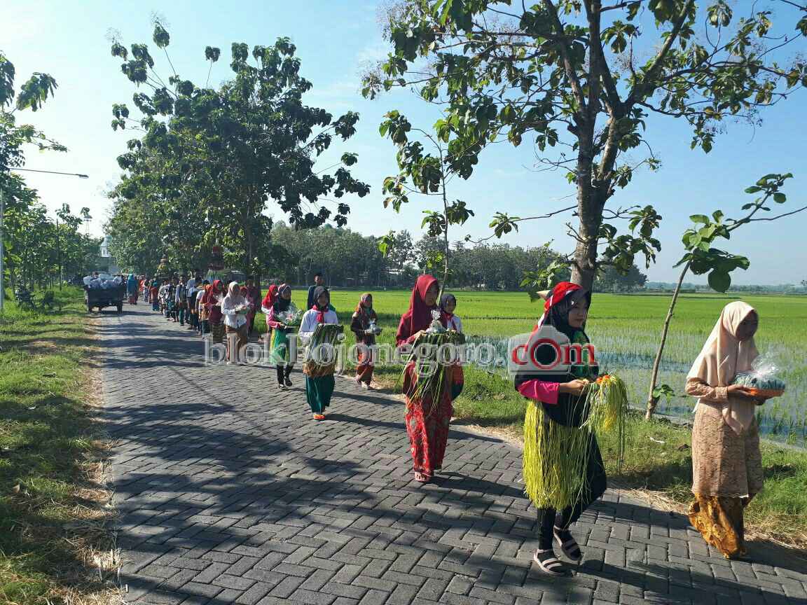 Sambut Ramadan, Siswa dan Pemdes Sarangan Gelar Grebek