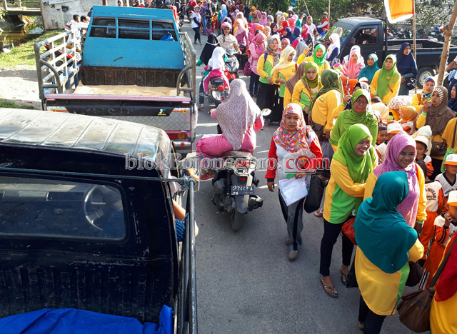 Pagi, Jalanan Kanor Sudah Macet