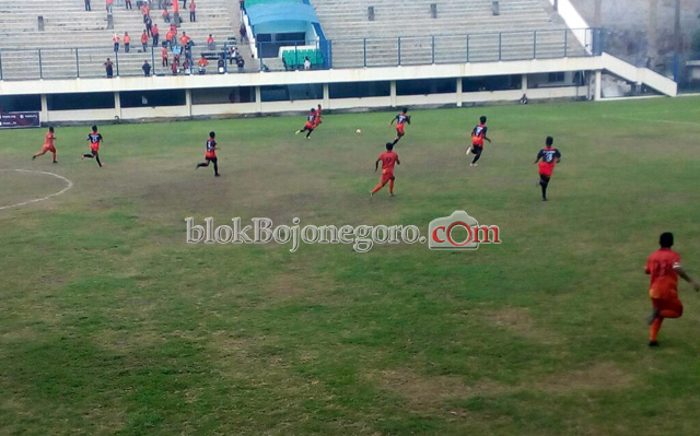 Manajemen Bakal Laporkan Wasit ke Komdis PSSI