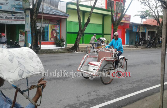 Meski Pas-pasan, Jamari Tetap Menikmati Pekerjaannya