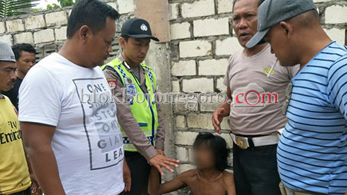 Ngamuk, Pria Gangguan Jiwa Bacok Tetangganya