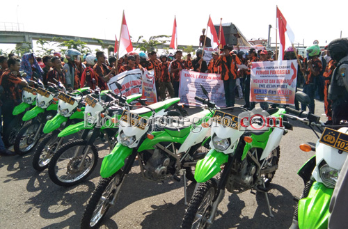 Demo, Pemuda Pancasila Tuntut Keterlibatan Warga Lokal