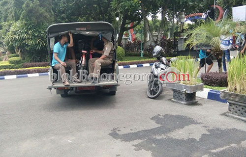 2 Siswa SMP Terjaring Razia Saat Nongkrong dengan Anak Punk