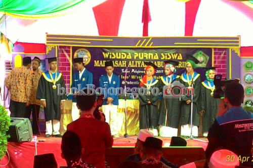 MA Abu Darrin Gelar Isra Mi'raj dan Wisuda Purna Siswa
