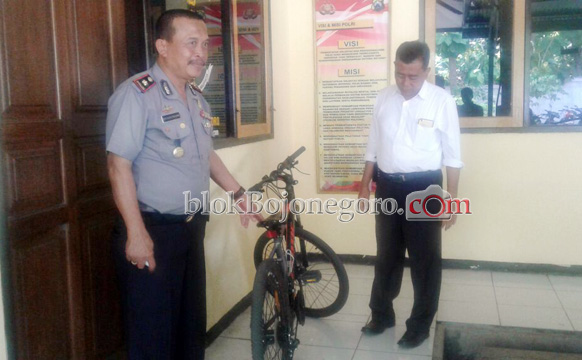 Nekat Curi Sepeda, Pria Asal Trucuk Dihajar Massa