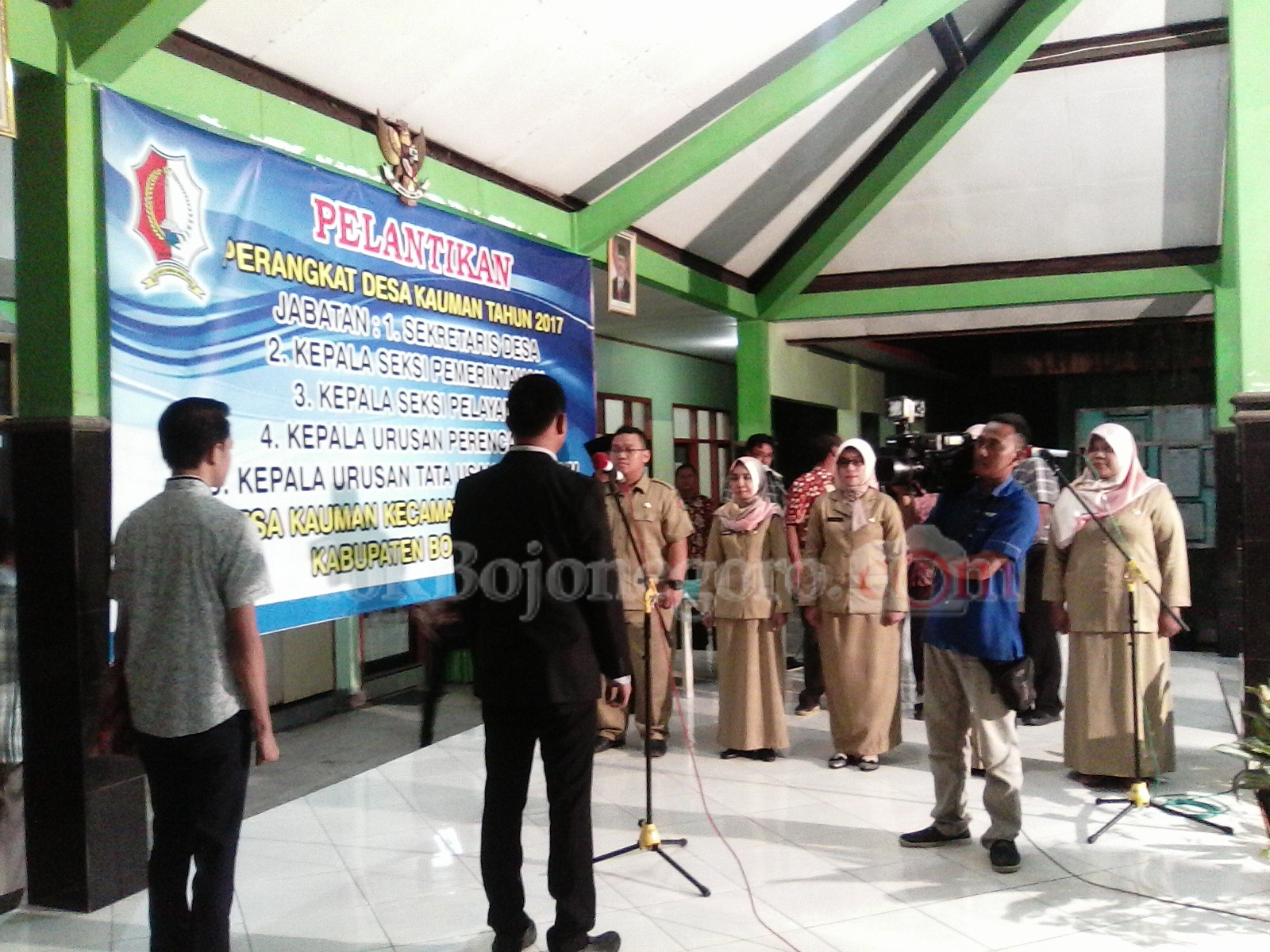 5 Perangkat Desa Kauman Bojonegoro Dilantik, Camat Dapat Kejutan
